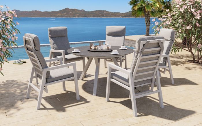 Jamaica rund havemøbelsæt bord 135 cm og 5 recliner stole i hvid aluminium
