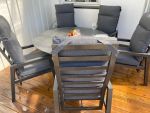 Jamaica rund havemøbelsæt bord 135 cm og 5 recliner stole i antracit aluminium